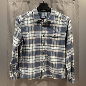 Patagonia Long-Sleeved Lightweight Fjord Flannel Shirt